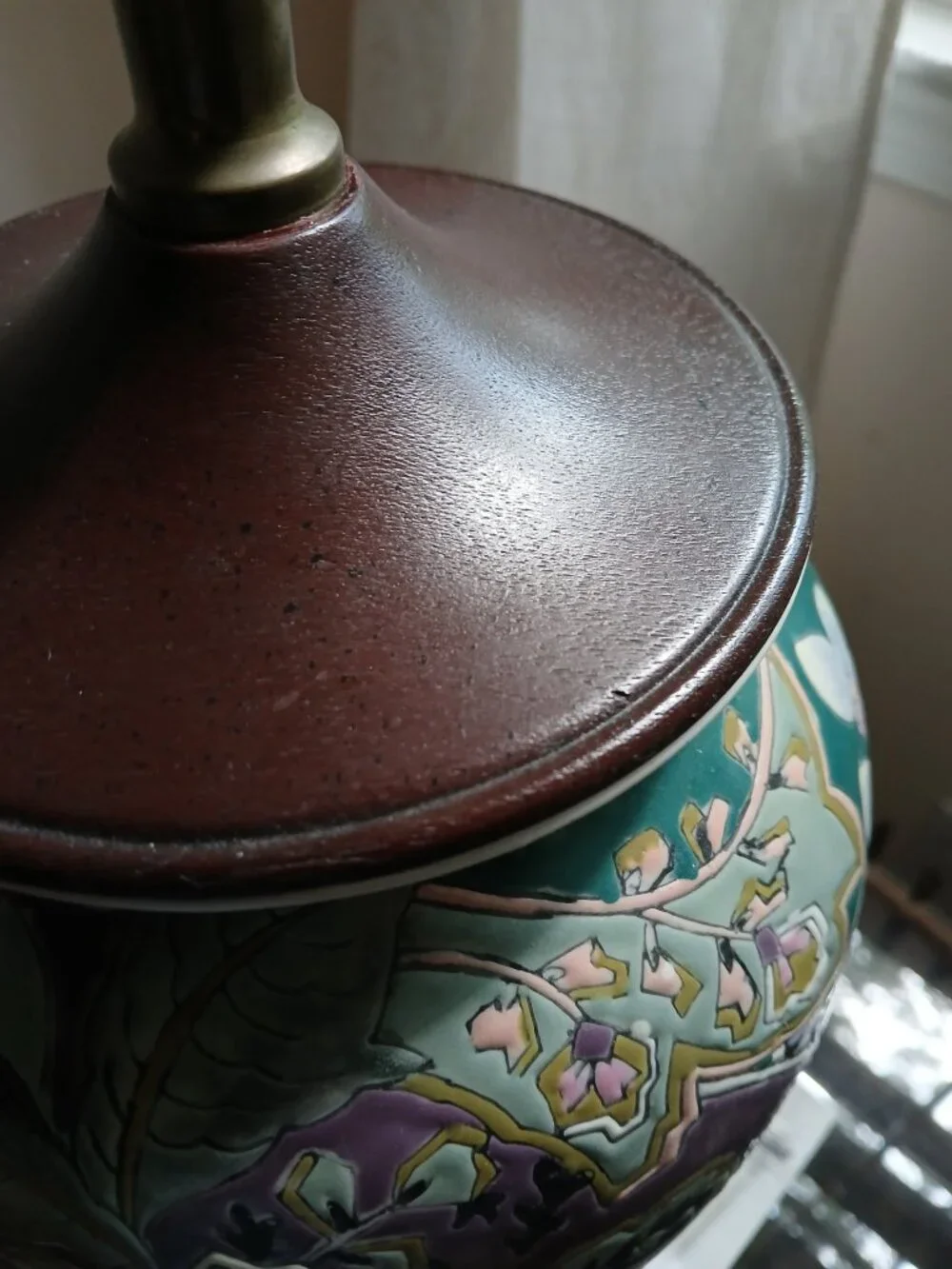 Chinoiserie / Vtg Oriental Style Hand Painted Ceramic Table Lamp